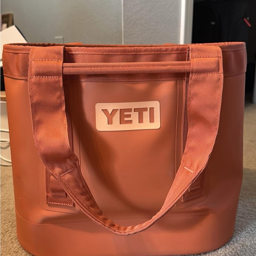 YETI Camino 35 tote
